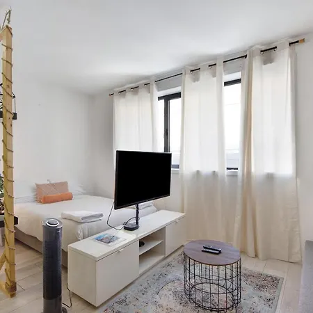 Apartment Minimalist Studio Centre