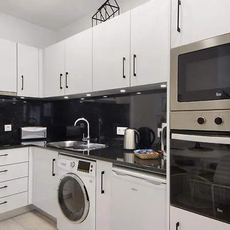 Minimalist Studio Centre Apartment